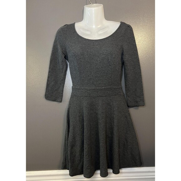 Guess Dress Womens XS Gray Fit & Flare Skater 3/4 Sleeve Lace Back Scoop Knit - Picture 1 of 7